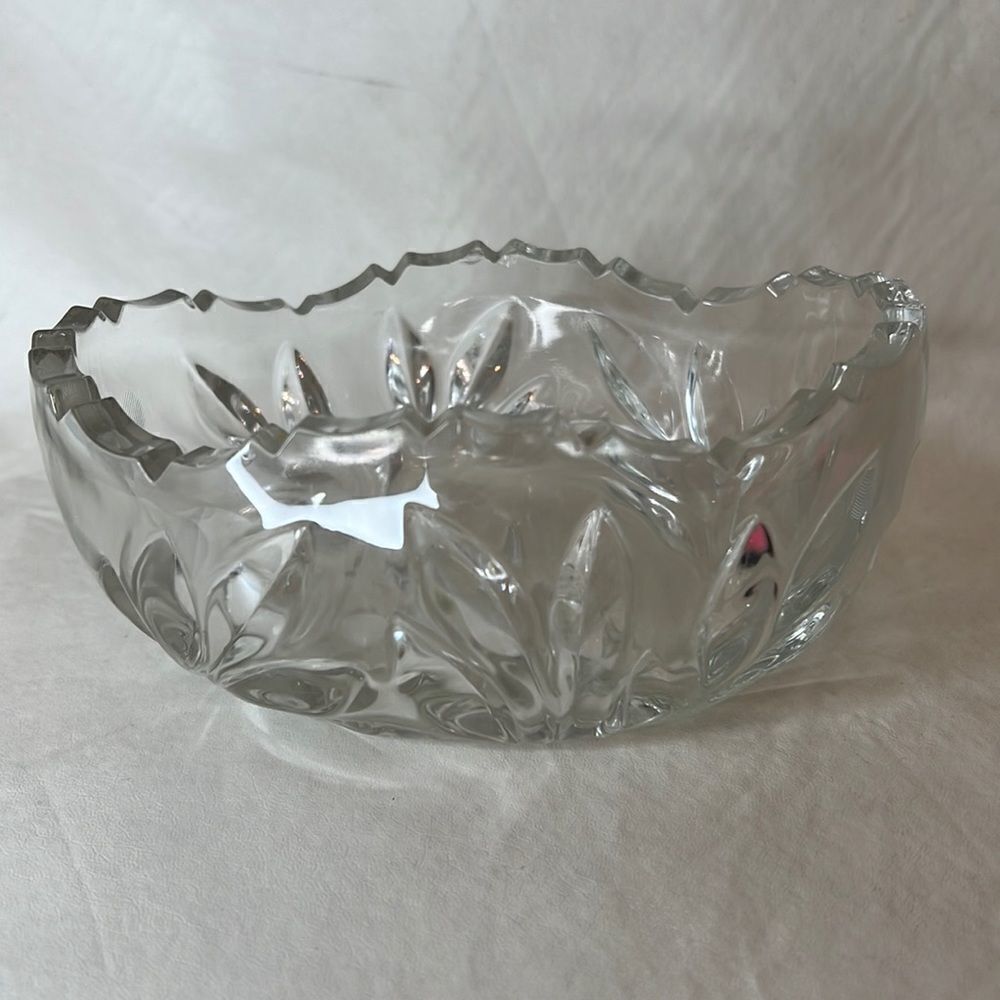 Crystal Serving Dining Trinket Vanity Dish Frosted Petal Leaf Starburst Design